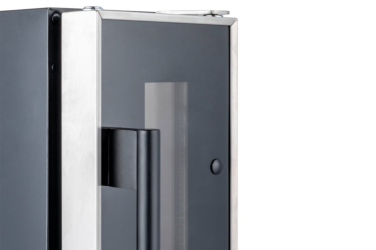 Шкаф винный Temptech WPQ15SCB