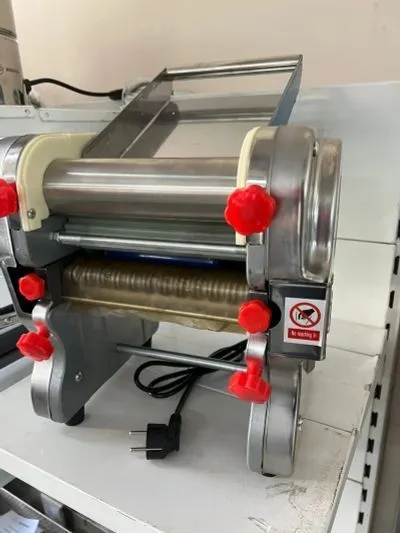 Лапшерезка-тестораскатка Hurakan HKN-NM200S