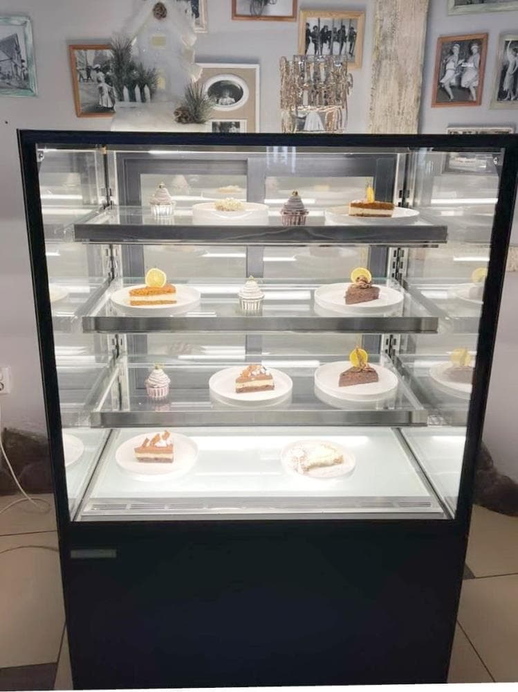 Витрина кондитерская Carboma KC71-110 VV 0,9-1 9005