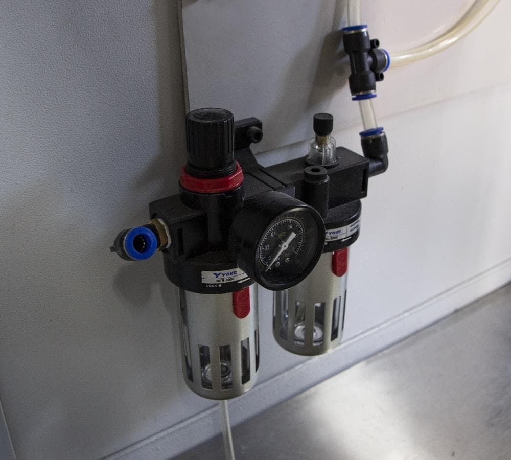 Машина для упаковки трудно-сыпучих продуктов и порошков Hualian Machinery DXDF-20AX