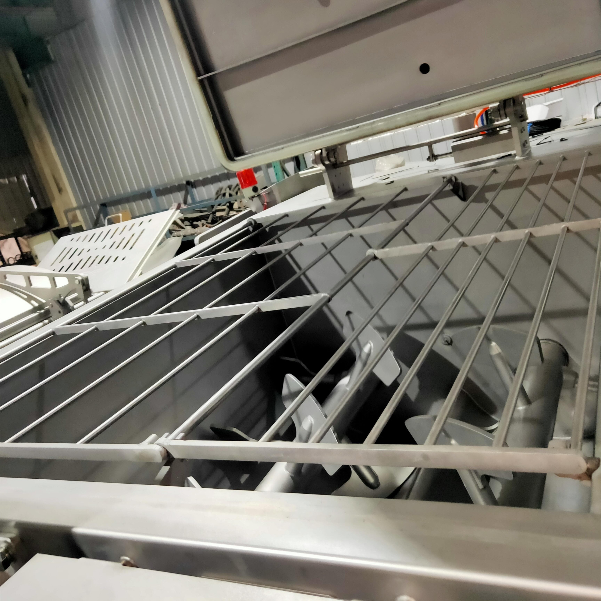 Вакуумный фаршемес Hualian Machinery JBZK-2000