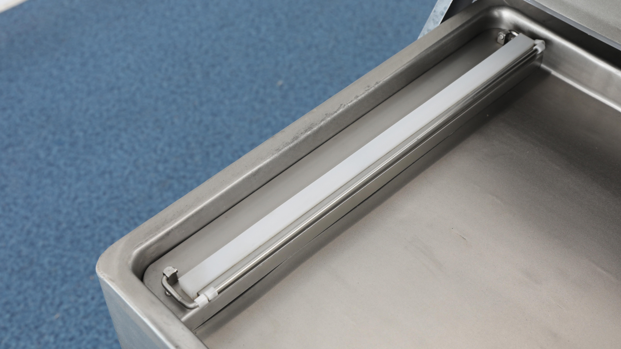 Напольная двухкамерная вакуум-упаковочная машина Hualian Machinery DZ-400/2SB SS нерж