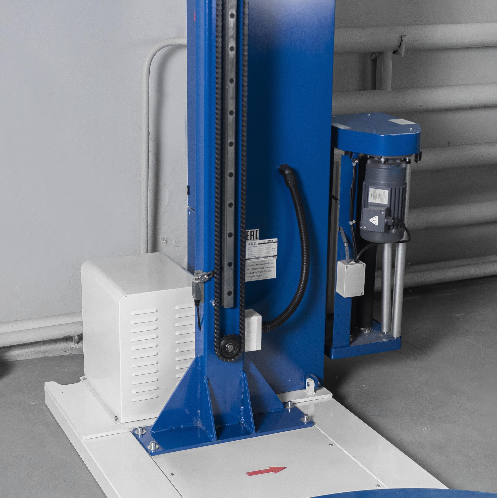 Паллетоупаковщик с моторизированной кареткой Hualian Machinery HL-1500P (с престрейчем и прижимом)